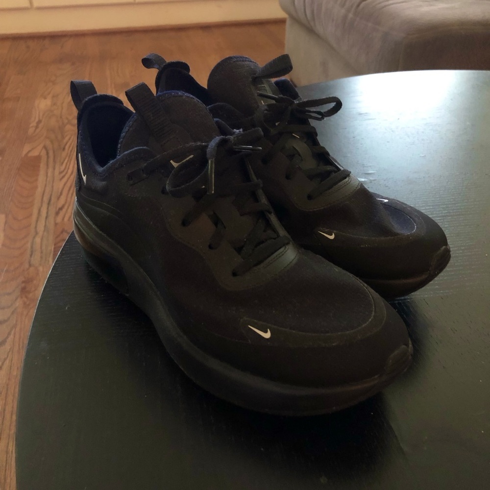 *WORN ONCE* Nike Air Max Dia Black